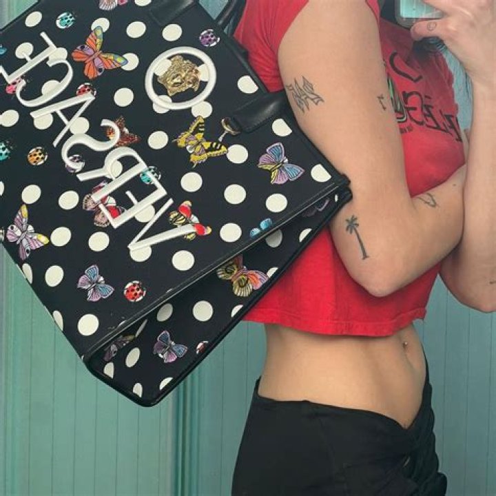Did Dua Lipa Tattoo Ratinho’s Face? Understand This Crazy Story