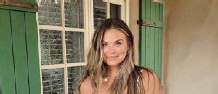 Hannah Brown Height, Weight, Measurements, Bra Size, Shoe Size