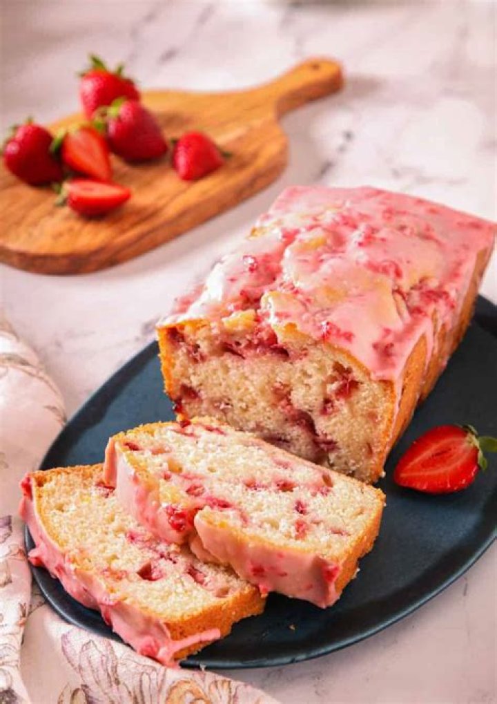 Strawberry Bread {quick & easy}