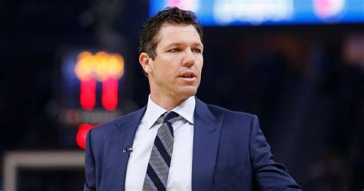 Where is Luke Walton at Present? Learn about Luke Walton's Age, Career, Net Worth, Family, and More - SarkariResult
