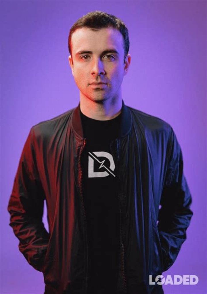 Who is DrLupo? Is DrLupo Gay? Explore DrLupo's Wiki, Bio, Age, Height, Wife, Twitter, Net Worth, and More - SarkariResult